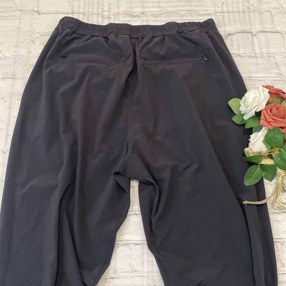 Lululemon & Go Keepsake Studio Jogger - Picture 7 of 16